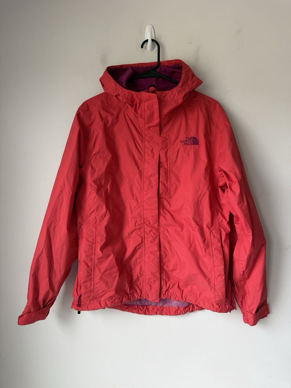 The North Face Jacket Packable Women’s Medium Red HyVent Hooded Waterproof Rain